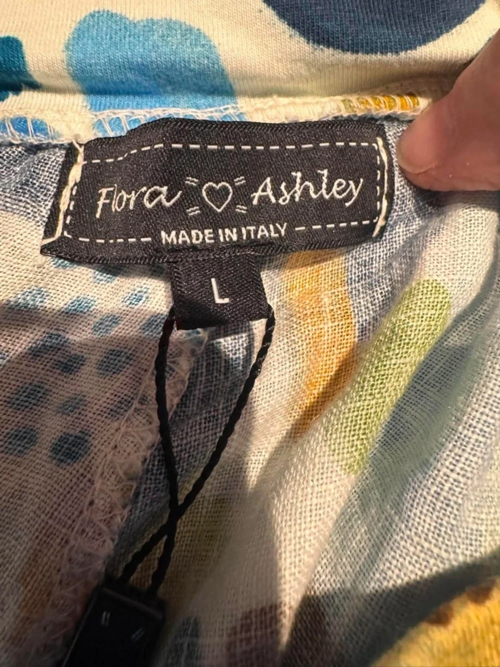 Flora Ashley Women’s Abstract Multi-Color Shorts w pockets LARGE NEW WITH TAGS